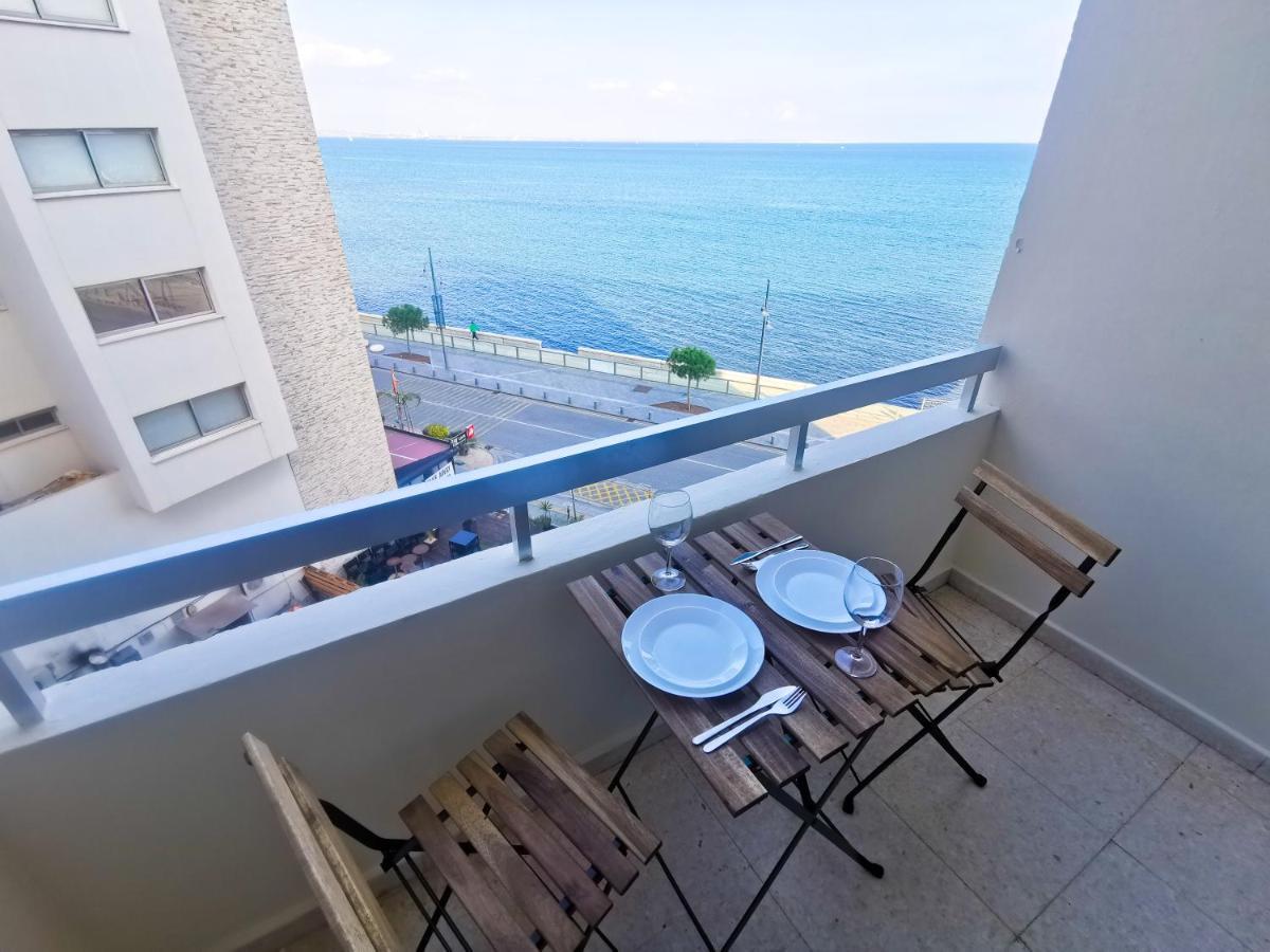 Flirty Flamingo Seaview Seafront Apartment ลาร์นาคา ภายนอก รูปภาพ
